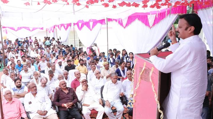 जनसम्पर्क मंत्री ने हायर सेकण्डरी स्कूल करहिया के नवीन भवन का लोकार्पण किया